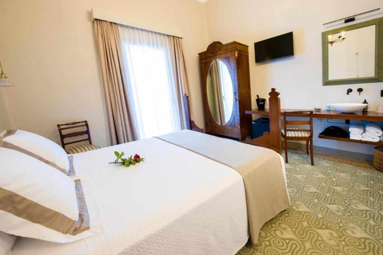 Bolet Casa Modernista Bed and Breakfast Castellvi de la Marca Buitenkant foto